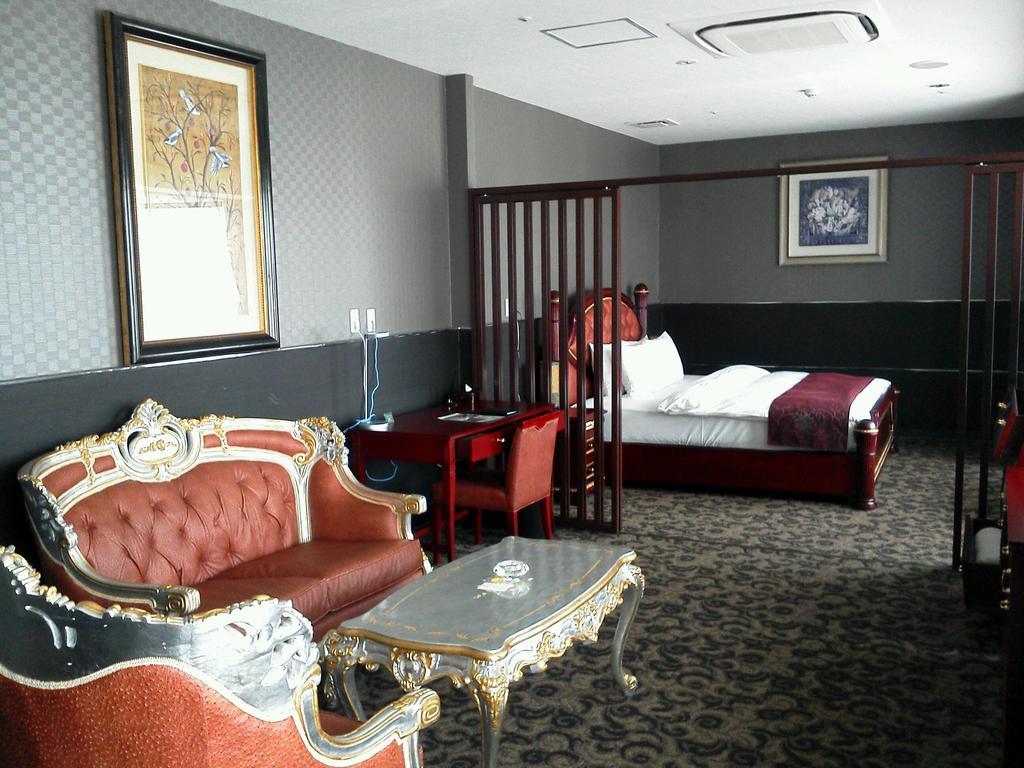 King Ambassador Hotel Kumagaya Room photo
